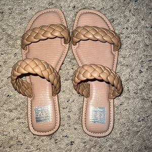Ladies Sandals.  New without box